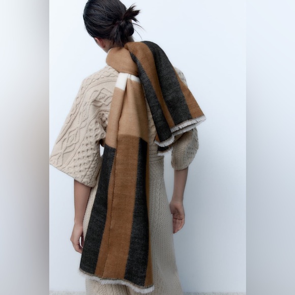Zara scarf - Picture 1 of 3